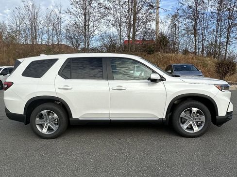 New 2025 Honda Pilot EX-L image 6