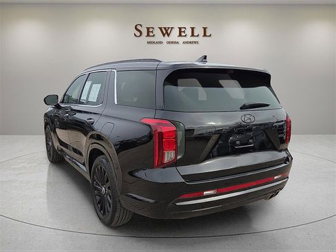Used 2025 Hyundai Palisade Calligraphy image 3