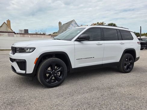 New 2026 Jeep Grand Cherokee L Limited w/ Limited Altitude Package image 3