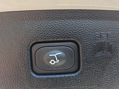 Used 2022 Ford Edge Titanium image 13