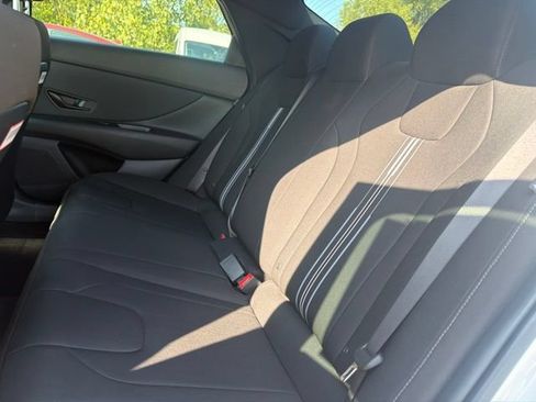 Used 2026 Hyundai Elantra SEL FWD image 19