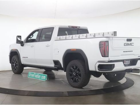 Used 2026 GMC Sierra 3500 AT4 w/ AT4 Premium Plus Package AWD/4WD image 8
