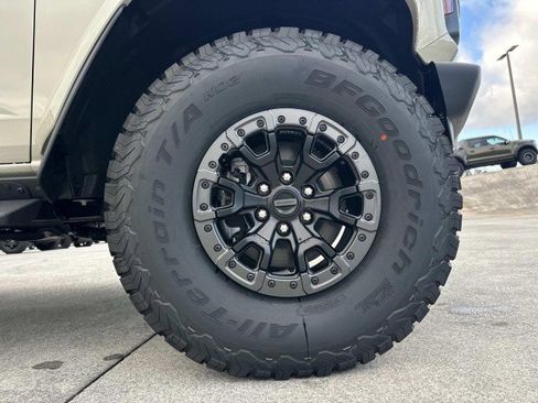 New 2025 Ford Bronco Raptor image 12