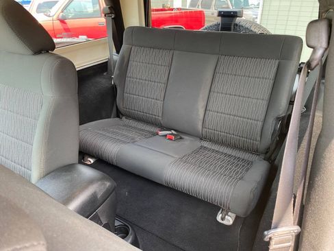 Used 2012 Jeep Wrangler Sport AWD/4WD image 19