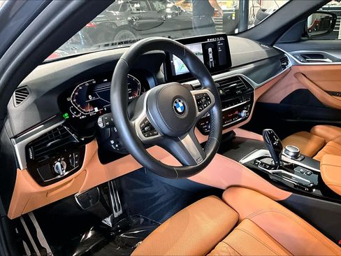 Used 2022 BMW 530i w/ M Sport Package RWD image 16