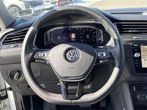 Used 2020 Volkswagen Tiguan SEL image 19