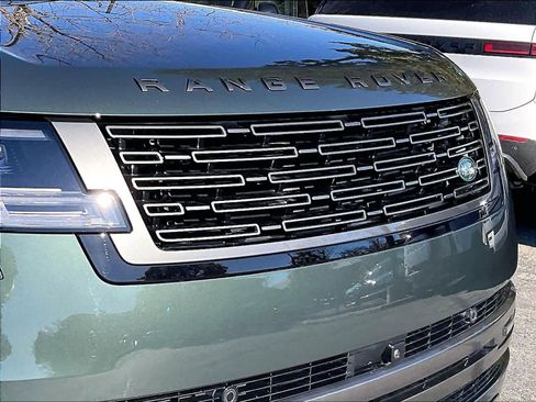 New 2026 Land Rover Range Rover Long Wheelbase SE image 34