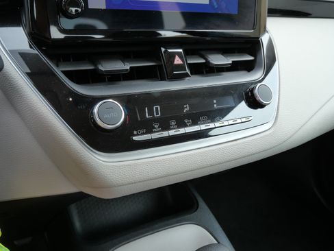 Used 2024 Toyota Corolla LE FWD image 24