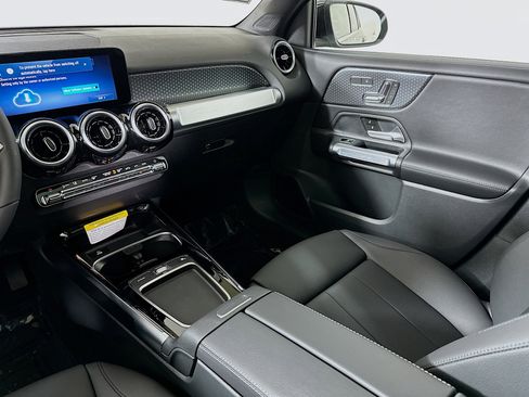 New 2026 Mercedes-Benz GLB 250 4MATIC image 22
