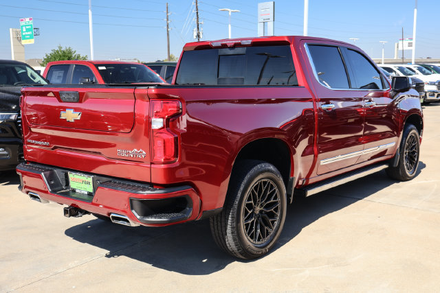 Used 2025 Chevrolet Silverado 1500 High Country w/ High Country Premium Package AWD/4WD image 6
