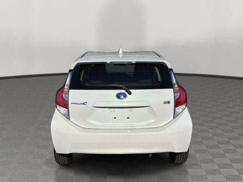 Used 2015 Toyota Prius C One image 4