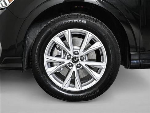 Certified 2025 Audi Q3 2.0T Premium w/ Convenience Package AWD/4WD image 25