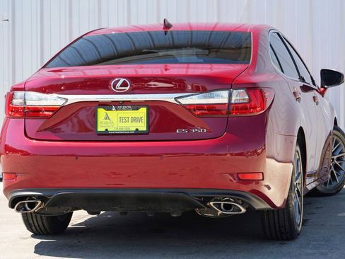 Used 2018 Lexus ES 350 w/ Premier Package image 4