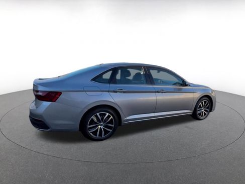 Used 2025 Volkswagen Jetta SE image 15