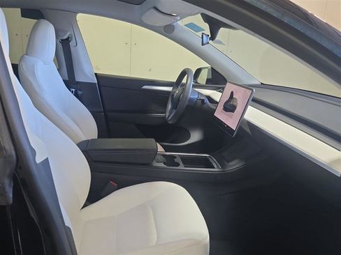 Used 2023 Tesla Model Y Performance AWD/4WD image 6