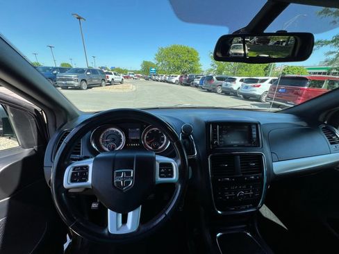 Used 2019 Dodge Grand Caravan GT FWD image 38