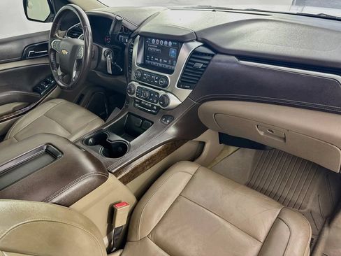 Used 2018 Chevrolet Suburban LT RWD image 37