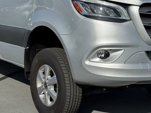 Used 2023 Mercedes-Benz Sprinter 2500 image 4