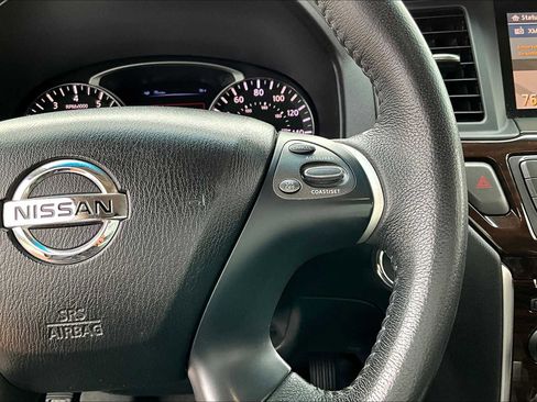 Used 2013 Nissan Pathfinder SL FWD image 25