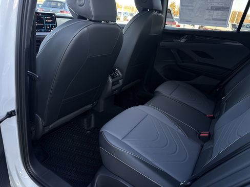 New 2026 Volkswagen Tiguan SE R-Line image 22