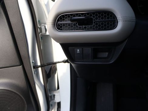 Certified 2024 Honda HR-V LX image 27