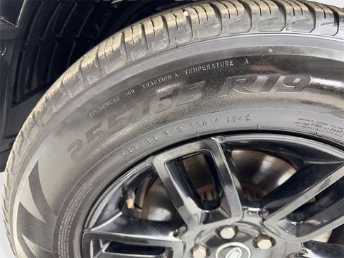 Used 2025 Land Rover Defender 110 S image 87