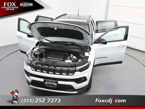 Used 2022 Jeep Compass Limited image 32
