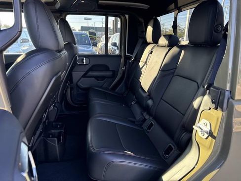 New 2025 Jeep Gladiator Rubicon image 9