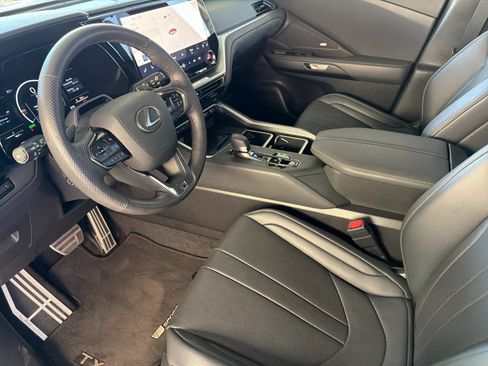 Certified 2025 Lexus TX 500h AWD w/ Technology Package image 11