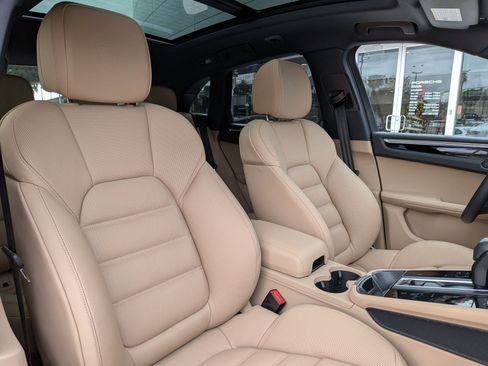 New 2026 Porsche Macan image 26