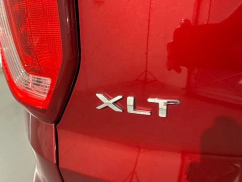 Used 2016 Ford Explorer XLT w/ Equipment Group 202A FWD image 9