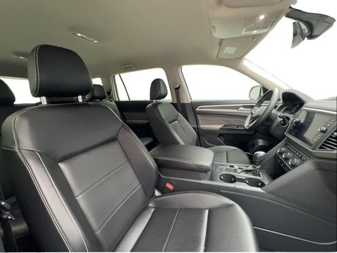 Used 2021 Volkswagen Atlas SE w/ Towing Package FWD image 31