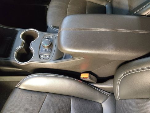 Used 2023 GMC Terrain SLT w/ Elevation Edition image 26