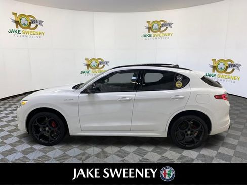 Used 2023 Alfa Romeo Stelvio Veloce image 6
