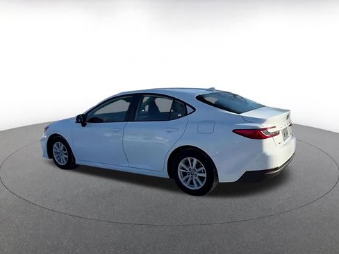 Used 2025 Toyota Camry LE image 9