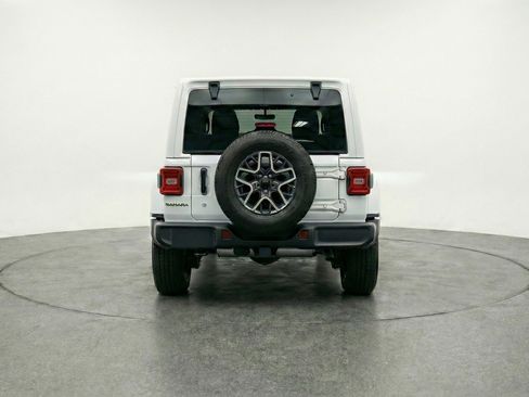 Used 2025 Jeep Wrangler Unlimited Sahara AWD/4WD image 7