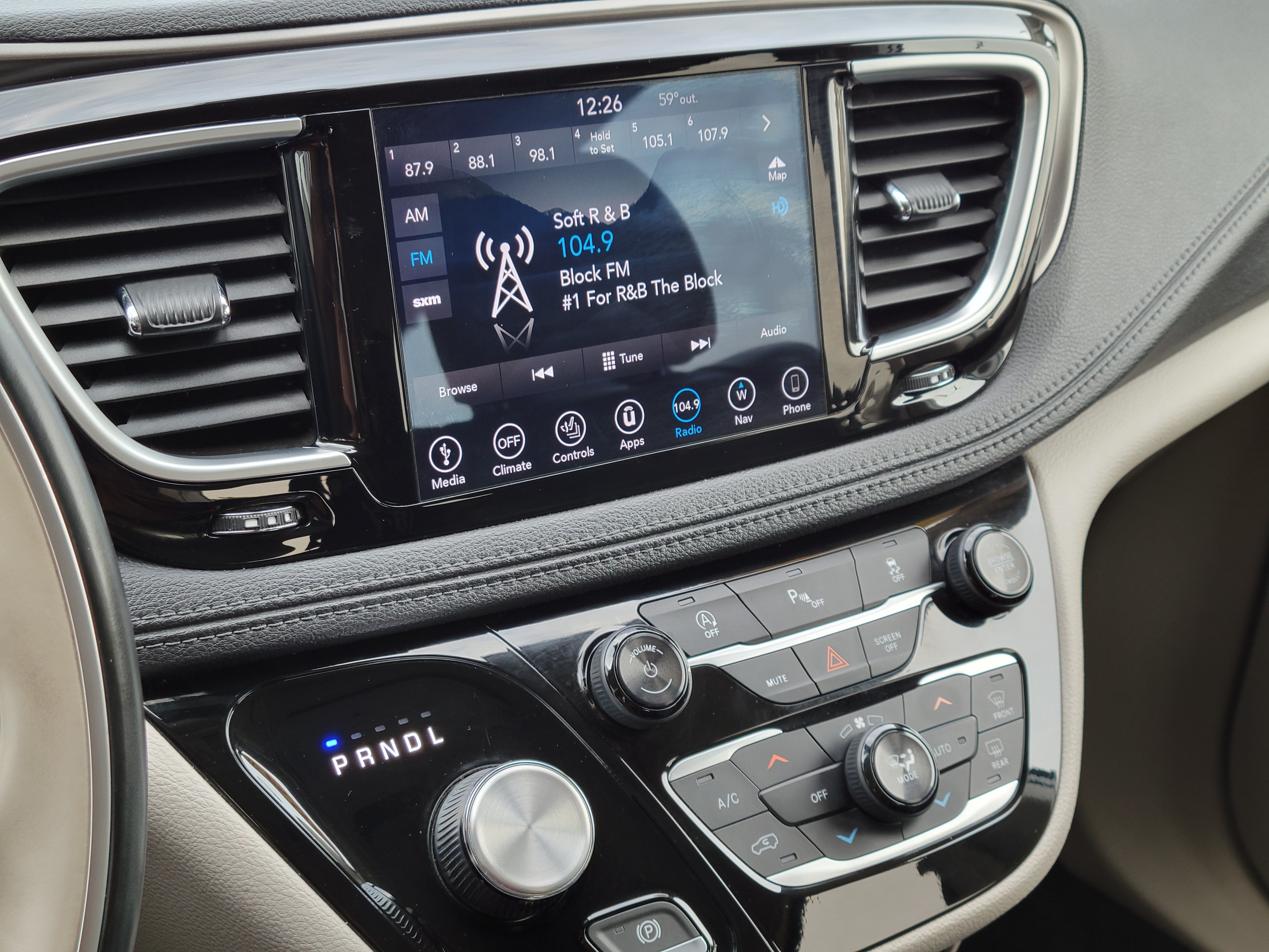 Used 2018 Chrysler Pacifica Limited FWD image 14