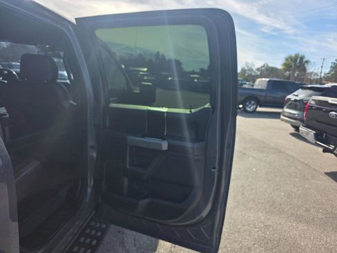 Used 2018 Ford F150 Raptor w/ Equipment Group 802A Luxury image 12