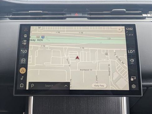 New 2025 Land Rover Range Rover Long Wheelbase SE image 13