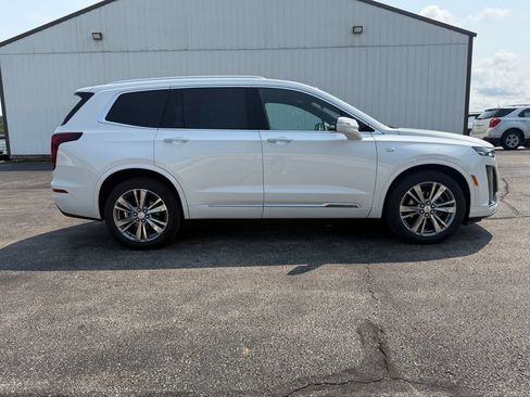 Used 2024 Cadillac XT6 Premium Luxury w/ LPO, Floor Liner Package AWD/4WD image 4