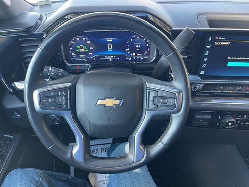 Used 2025 Chevrolet Silverado 1500 LT image 13