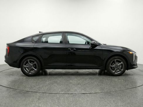 Used 2025 Kia K4 FWD image 5