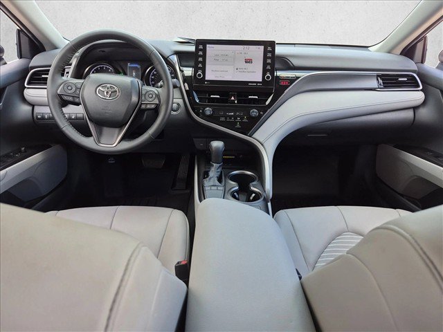 Used 2024 Toyota Camry SE w/ Cold Weather Package FWD image 18