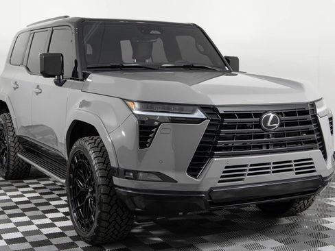 Used 2025 Lexus GX 550 w/ Accessory Package (Z1) image 10