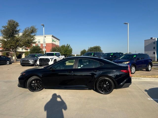 Used 2025 Toyota Camry SE FWD image 6