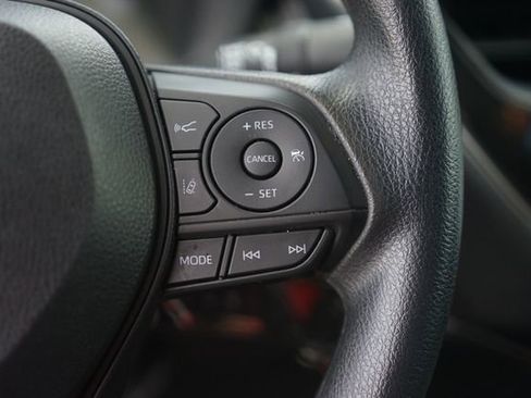 Used 2021 Toyota Corolla LE FWD image 23