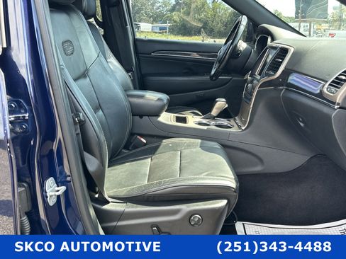 Used 2017 Jeep Grand Cherokee Overland image 12