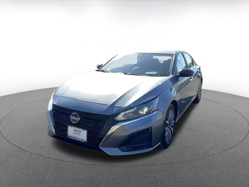 Used 2025 Nissan Altima 2.5 SV image 7