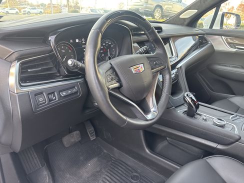 Used 2025 Cadillac XT6 Premium Luxury w/ Platinum Package image 24