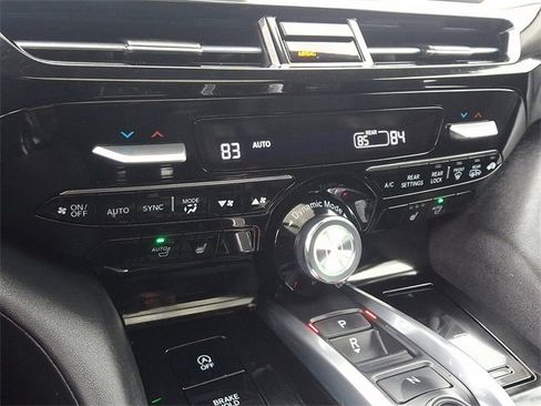 Used 2024 Acura MDX SH-AWD w/ Technology Package image 16